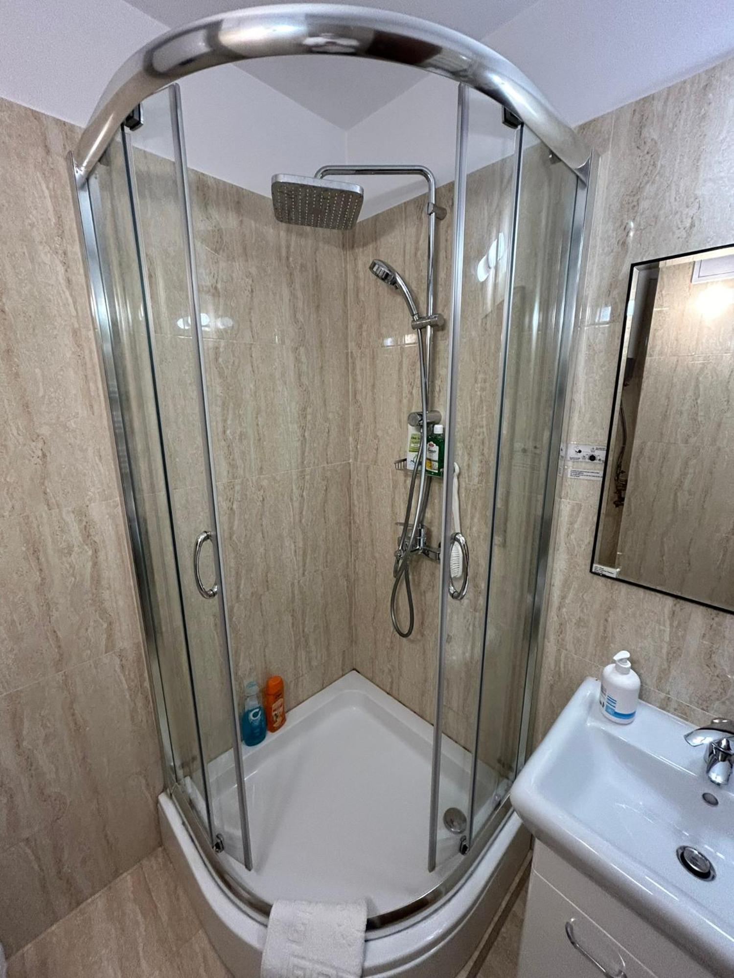 Apart. Premium Ultracentral, 3 Camere Loc Parcare. Ploieşti Esterno foto