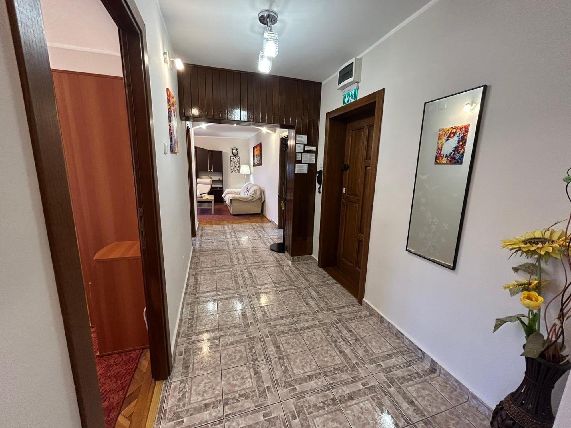 Apart. Premium Ultracentral, 3 Camere Loc Parcare. Ploieşti Esterno foto